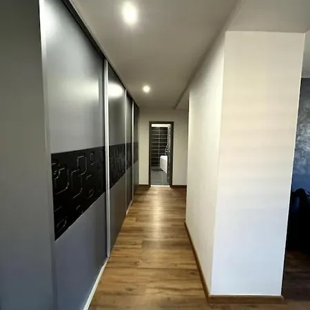 아파트 Modern In Centre 반스카비스트리카